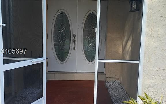 4th image of 9001 Crescent Dr