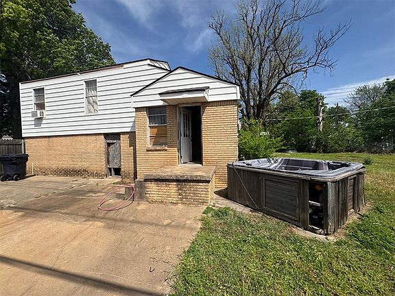 3rd image of 4042 NW Liberty St