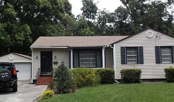 3rd image of 1319 Azalea Dr