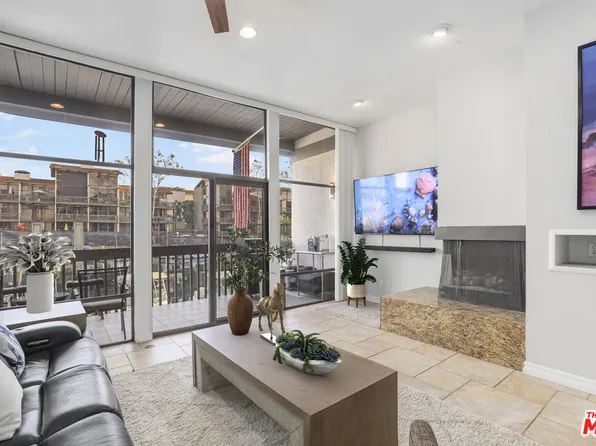 7132 Marina Pacifica Dr N, Long Beach, CA 90803