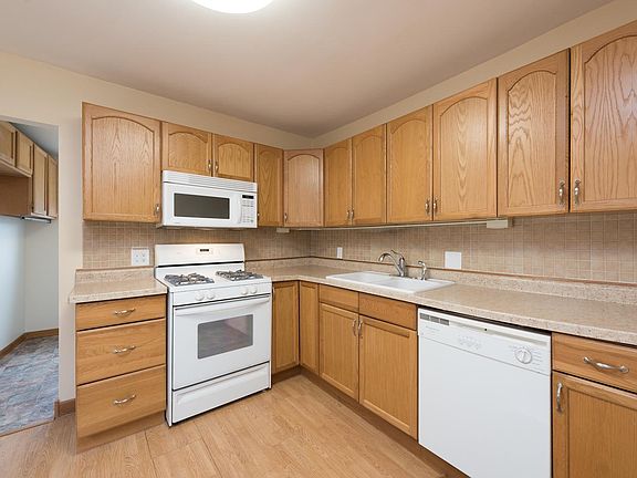 5th image of 207 Fairlawn Dr