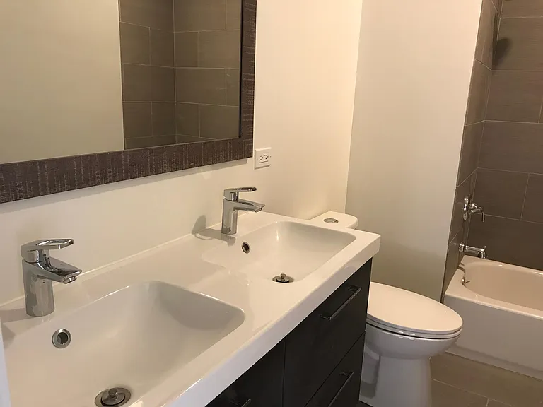 2154 N Cleveland Ave #1F — Photo 3