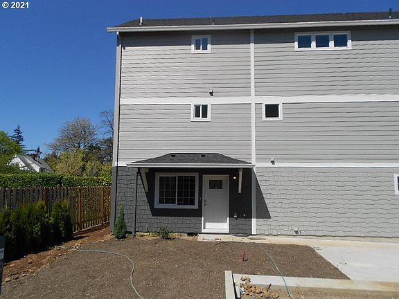 2nd image of 7949 SE Glencoe St #7