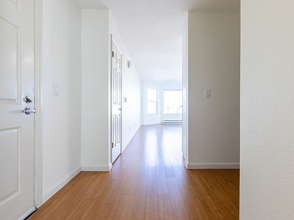 4th image of 109 Bartlett St APT 404