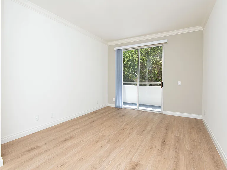 7007 Glasgow Ave #106 — Photo 6
