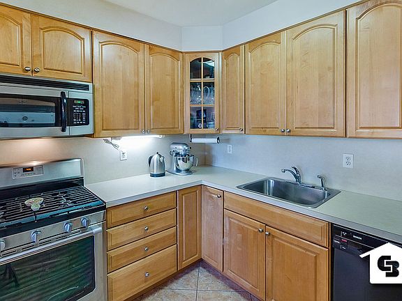 3rd image of 1400 Avenue S #1B