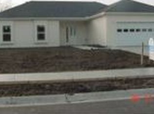 907 Howenstein St, Cameron, MO 64429