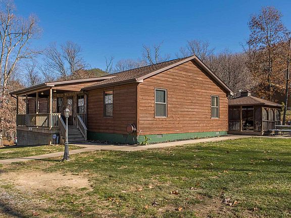 3rd image of 114 Wildwood Ln