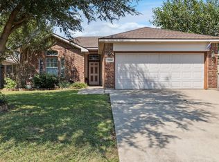 2044 Beacon Way, Fort Worth, TX 76140