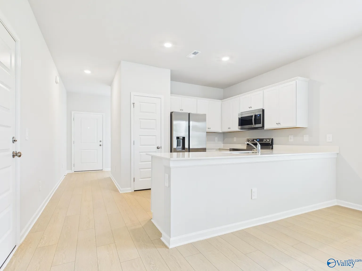 4 bed, 2.5 bath, 1891 sqft, $1,950 — Photo 3