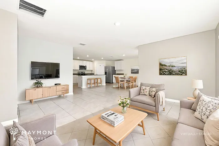 4 bed, 2.0 bath, 1828 sqft, $2,395 — Photo 4