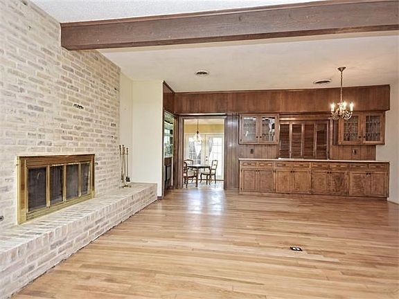 3rd image of 3005 Glenview Ave