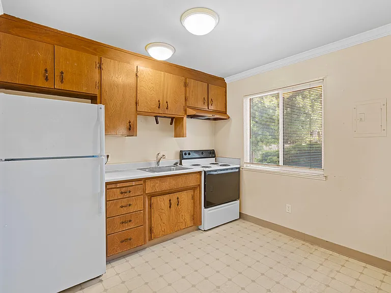 655 Reseda Dr #2 — Photo 9