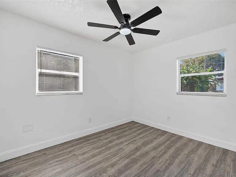 3034 Touraine Ave — Photo 49
