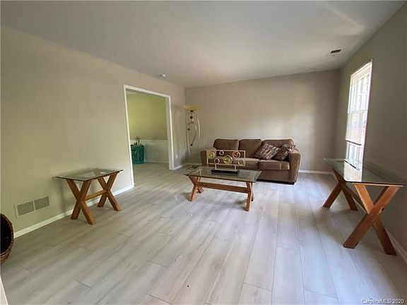 3rd image of 6337 Forest Way Dr