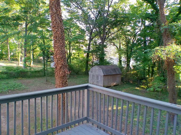 2047 Cliffton Ter — Photo 8