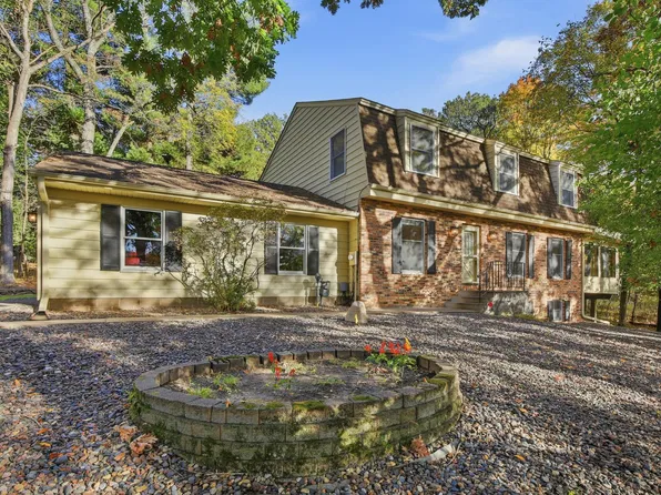 360 Quail Rd, White Bear Lake, MN 55110