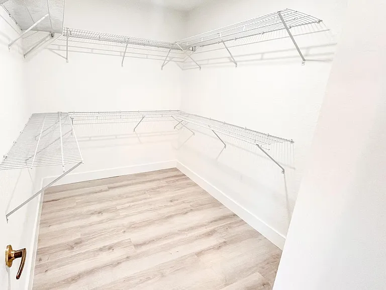 1438 Hawthorne Pl — Photo 20