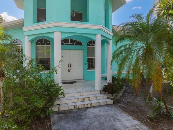 822 Costa Pl, Lehigh Acres, FL 33972