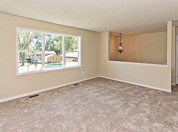 4th image of 4906 W Shore Dr