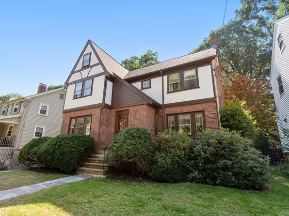 15 Crehore Rd, Chestnut Hill, MA 02467