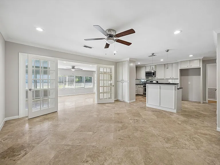 8511 Bluegate St — Photo 4