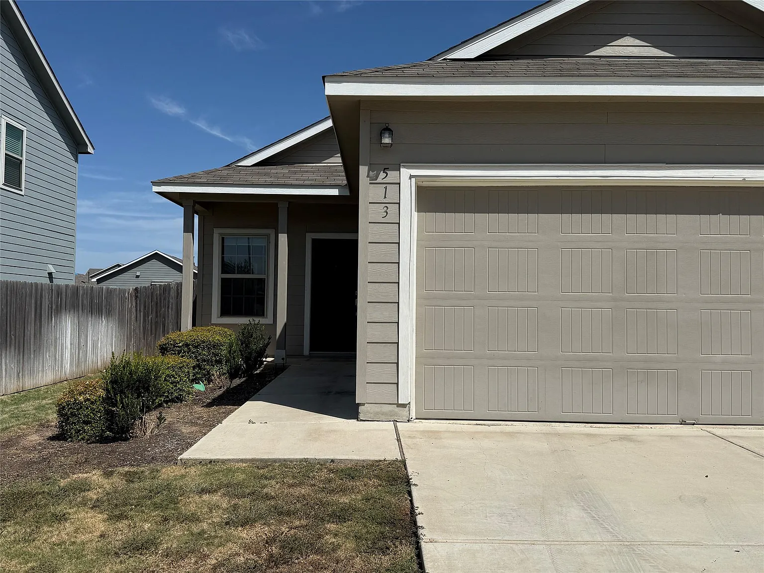 3 bed, 2.0 bath, 1266 sqft, $1,999 — Photo 2