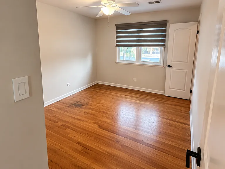 225 W Johnson St — Photo 8