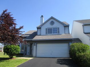 114 W Honeysuckle Dr, Round Lake Beach, IL
