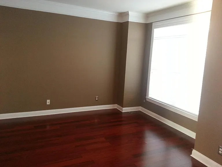 2nd Floor Family Room Empty