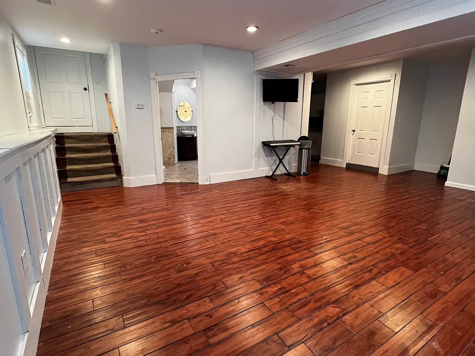 Studio, 760 sqft, $1,350 — Photo 3