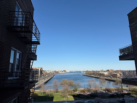 3rd image of 10 Shore Blvd APT 5F