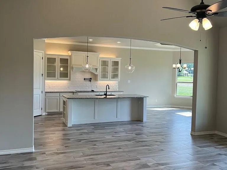 173 Crenshaw Ct — Photo 4