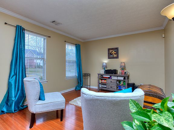 3rd image of 4264 Leslie Lee Cir