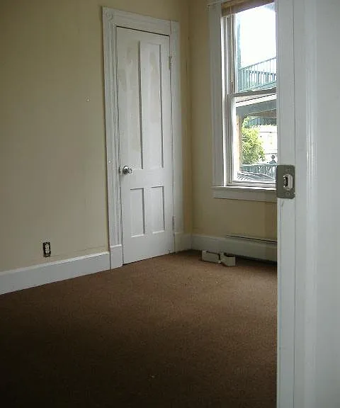 1825 Thomaston Ave #2 — Photo 5