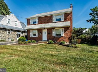 232 E Manoa Rd, Havertown, PA 19083