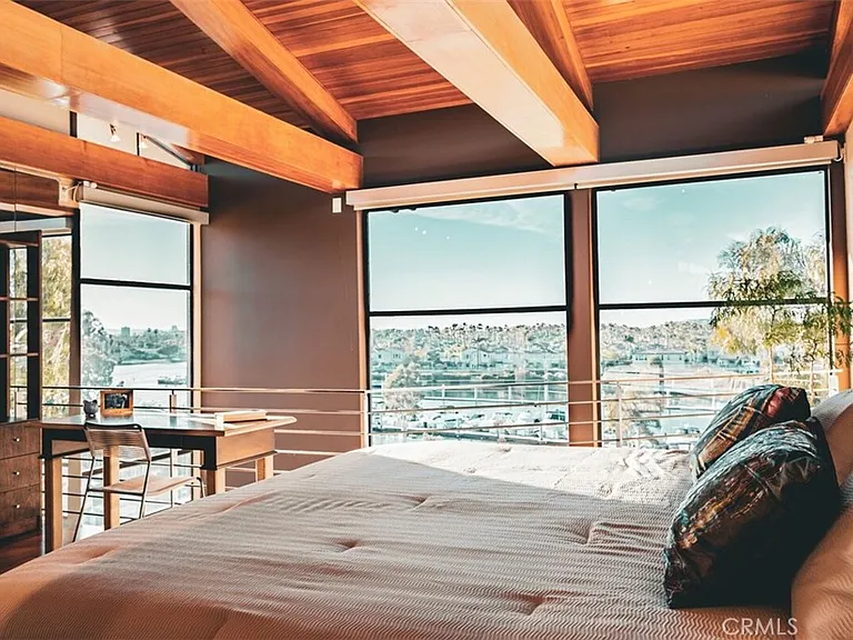 5327 Marina Pacifica Dr #KEY19 — Photo 10