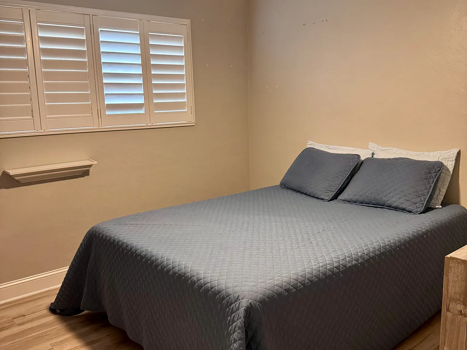 3 bed, 1827 sqft, $880 — Photo 2