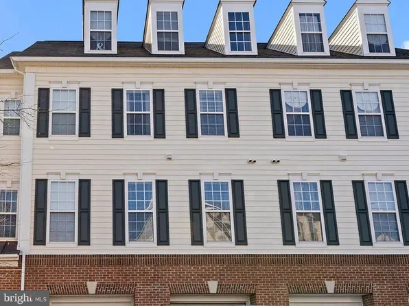 6765 Hampton Bay Ln, Gainesville, VA 20155