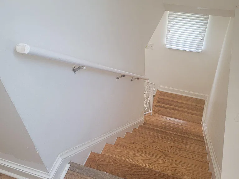 6818 Rolling Rd — Photo 14