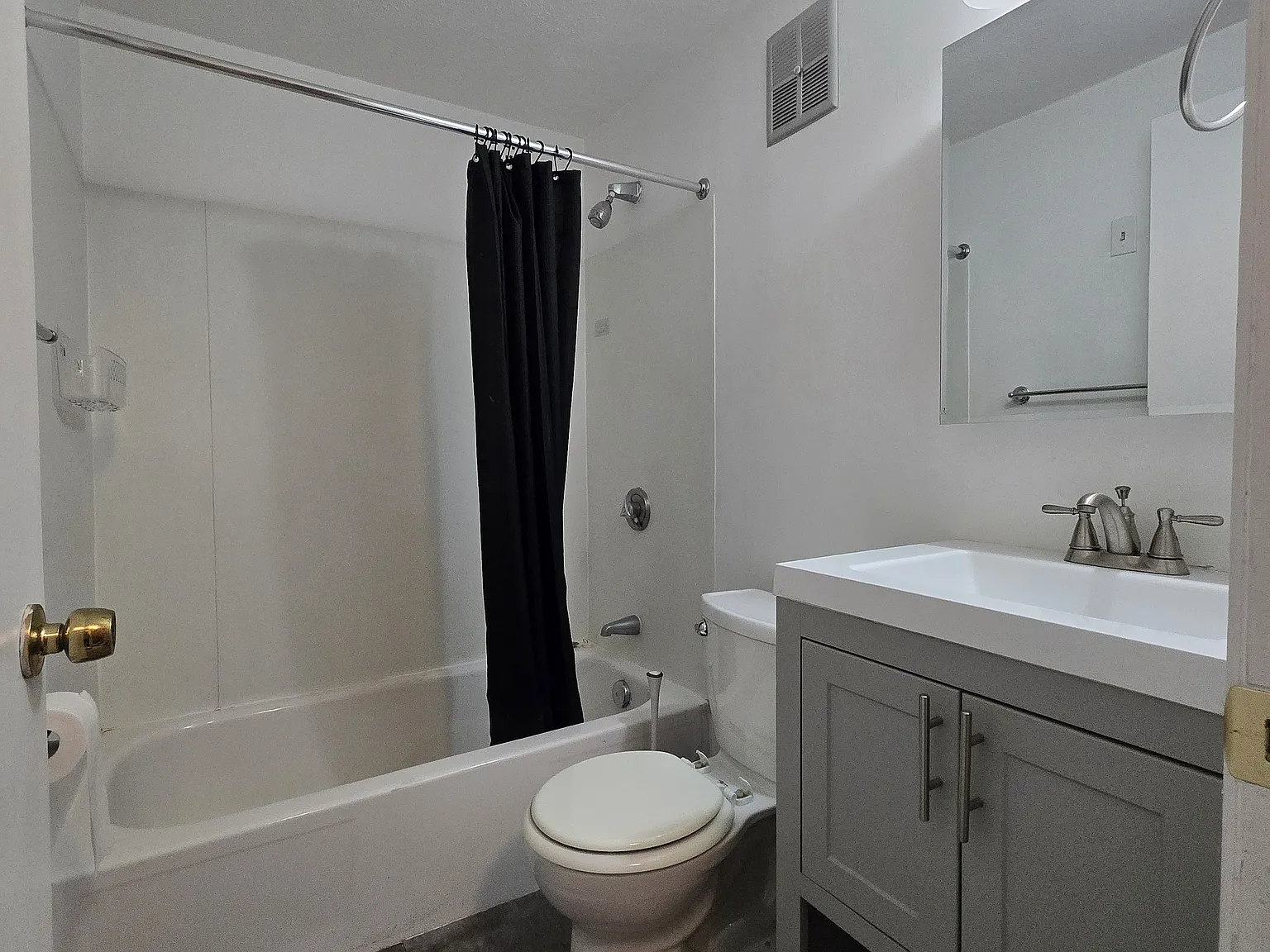 1 bed, 550 sqft, $1,900 — Photo 4