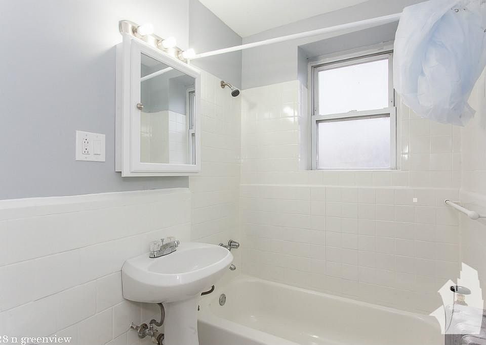 1st image of 6928 N Greenview Ave #1522