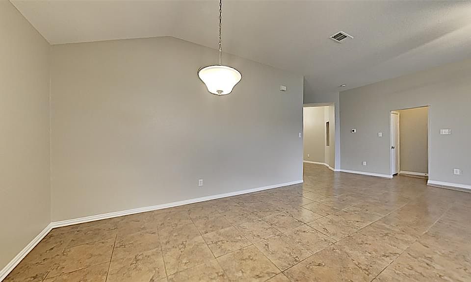 1st image of 1015 Port Boliver Dr