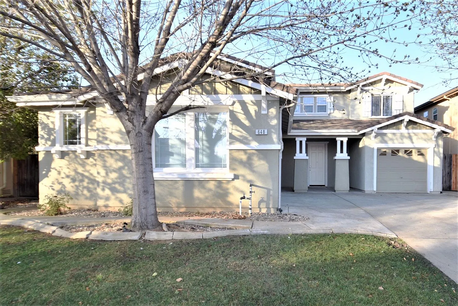 648 Newbridge Ln photo 1
