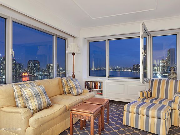 5th image of 45 Sutton Pl S APT 18L
