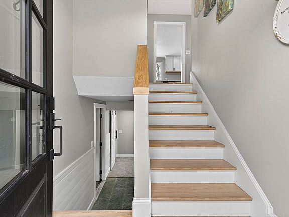 3rd image of 296 Chace St