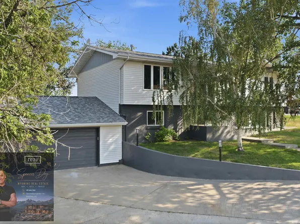 615 W Fir St, Glenrock, WY 82637