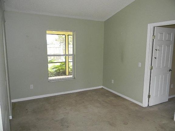 3rd image of 2397 SE MASTER Avenue