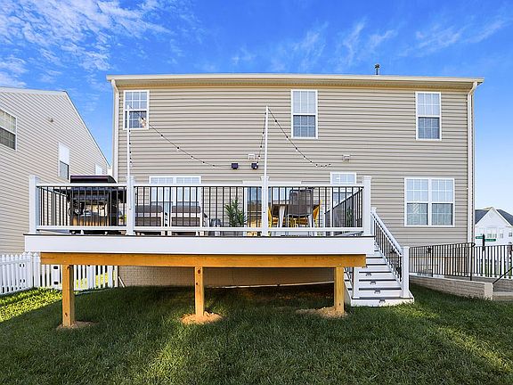 5th image of 9400 Birch Cliff Dr