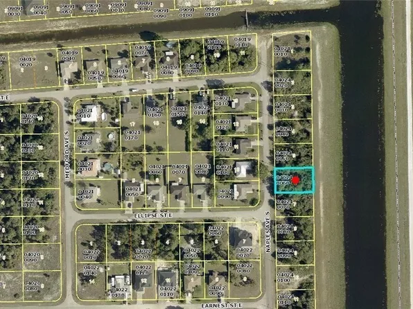 911 Naples Ave S, Lehigh Acres, FL 33974